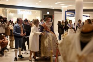 El Centro Comercial El Saler acoge las tres exposiciones de la Federació de Falles de 1ªA